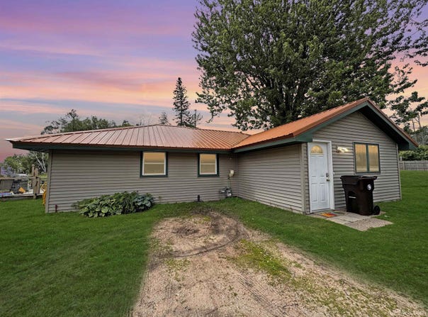 4160 State Highway M35, Escanaba, MI 49829