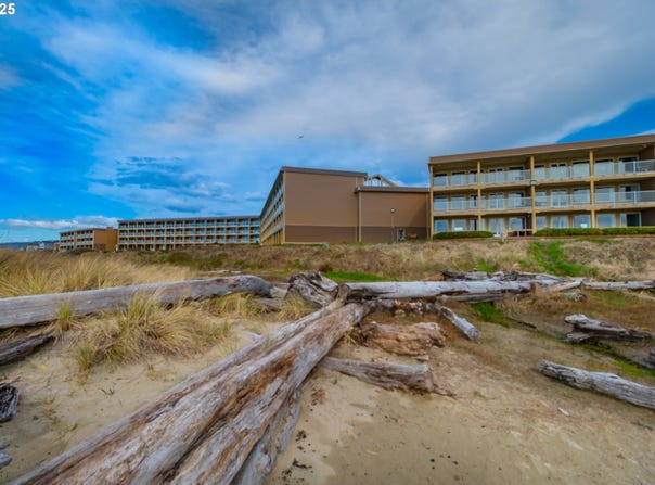 88416 1ST AVE, Florence, OR 97439