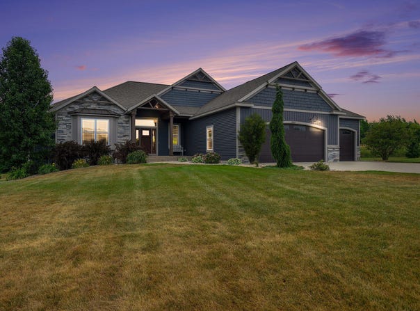 3465 Hawthorne Court, Dorr, MI 49323