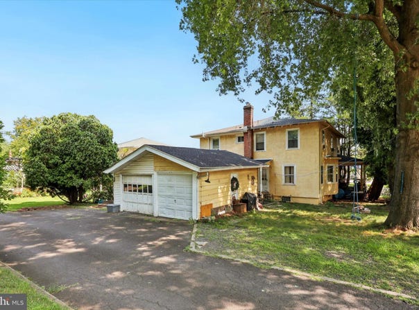 400 W GLENSIDE AVENUE, GLENSIDE, PA 19038