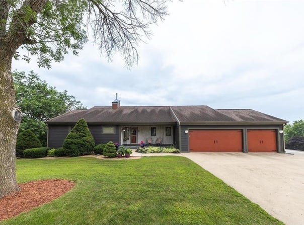 9 Island Heights Court NE, Pine Island, MN 55963