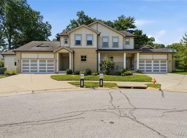 351 Champion Way Drive, Ballwin, MO 63011