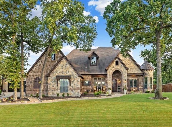 210 Woodland Drive, Krugerville, TX 76227
