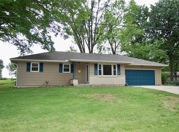 551 Santa Fe Street, Leavenworth, KS 66048