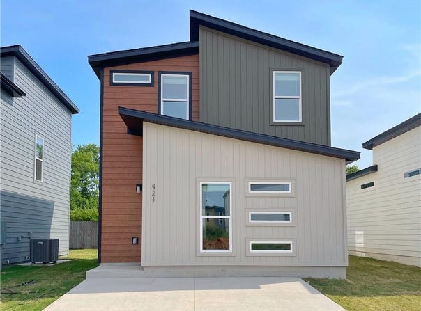 921 Reading Railroad  LN, Bentonville, AR 72713