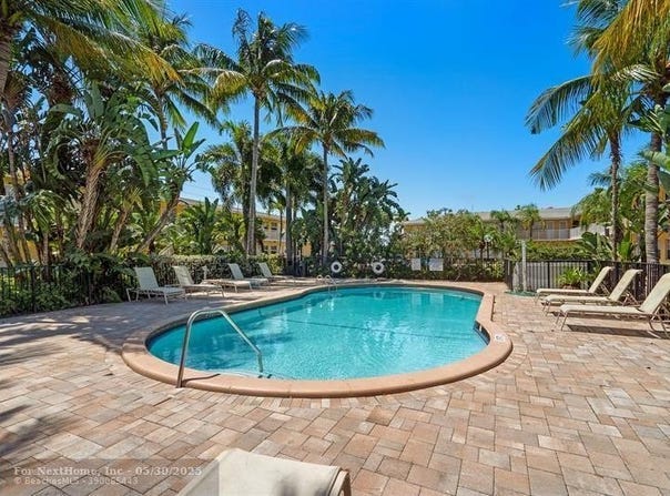 4051 NE 13th Ave 72-3, Oakland Park, FL 33334