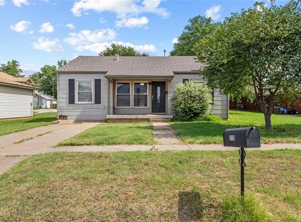 319 E Arapaho Avenue, Weatherford, OK 73096