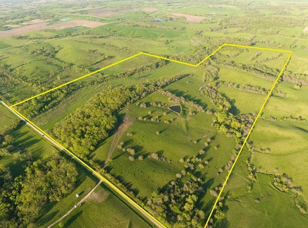 51152 Clarke-Lucas Avenue, Lucas, IA 50151
