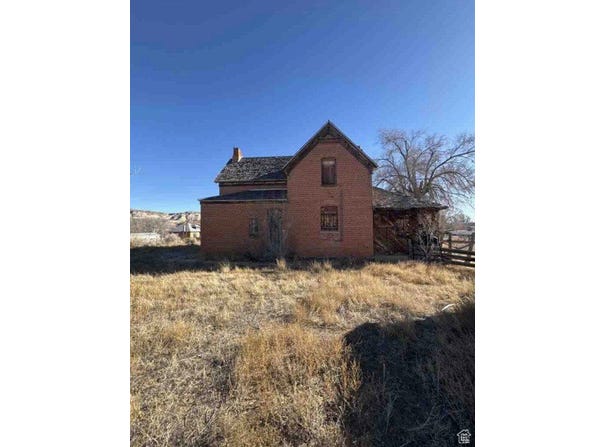 20 S 200 W, Escalante, UT 84726