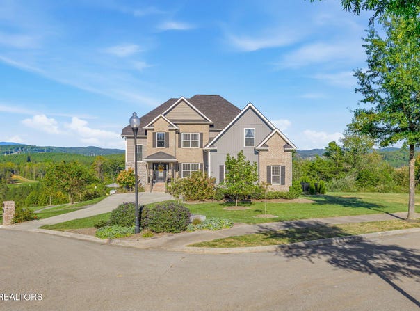 128 Pineberry E Rd, Oak Ridge, TN 37830