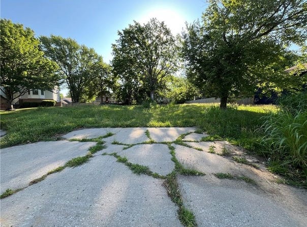 7411 Englewood Lane, Raytown, MO 64133