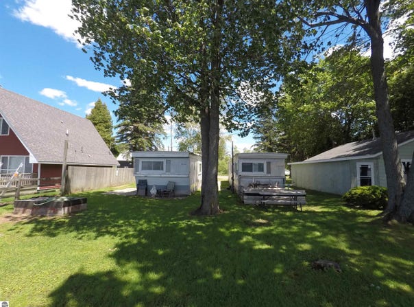 661 E Lake Mitchell Drive, Cadillac, MI 49601