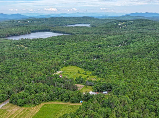 34 Cricket Lane, Sebago, ME 04029