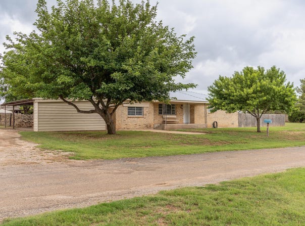 508 S Austin Street, Shamrock, TX 79079
