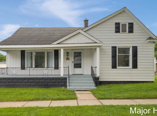 11418 Kirby Street SE, Alto, MI 49302
