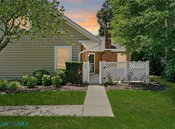 210 Timberline Loop, Yorktown, VA 23692