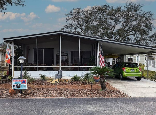 107 Sycamore Ln., Lake Helen, FL 32744