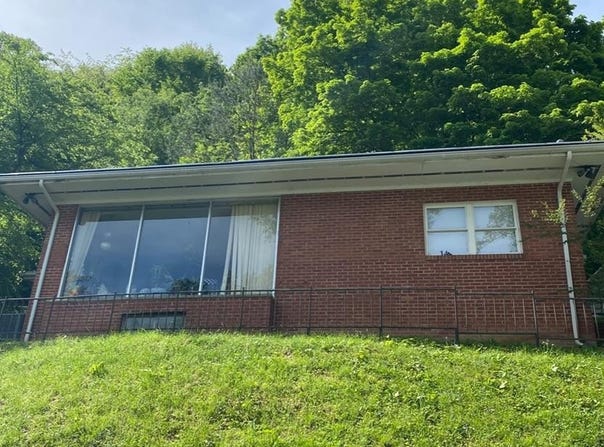 144 PERRY ST, Pikeville, KY 41501