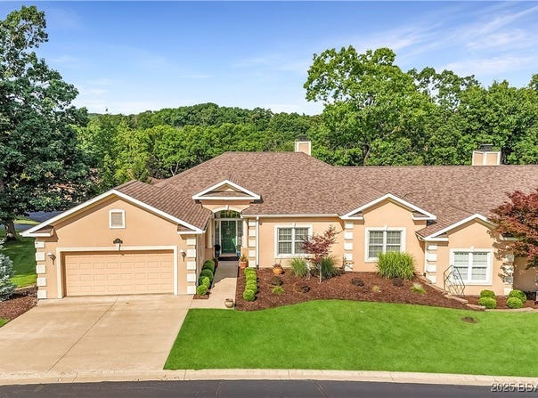 15 Via Da Contro Drive, Sunrise Beach, MO 65079