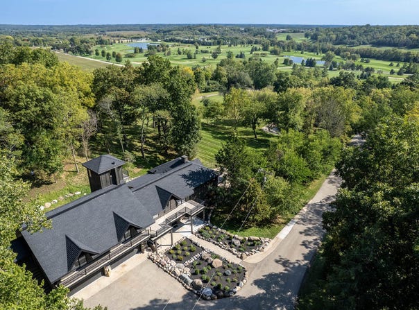 W2530 Krueger Rd, Lake Geneva, WI 53147