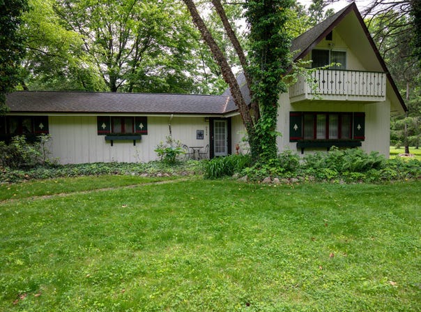 8454 Stickles Road, Three Oaks, MI 49128