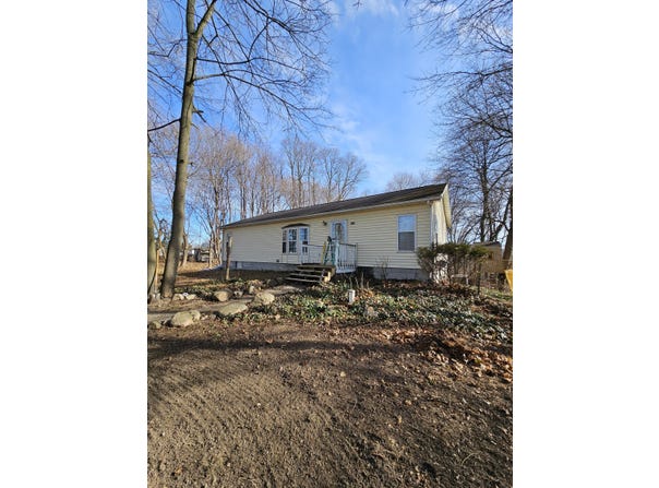 7381 Lansing Avenue, Jackson, MI 49201