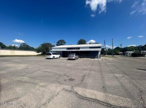 3011 Ingalls Avenue, Pascagoula, MS 39581