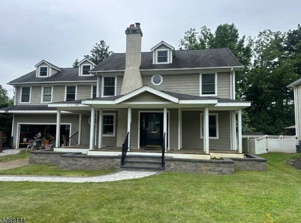 6 Colony Dr, North Caldwell Boro, NJ 07006-4511