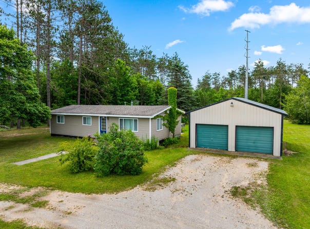 5283 Alba Road, Gaylord, MI 49735