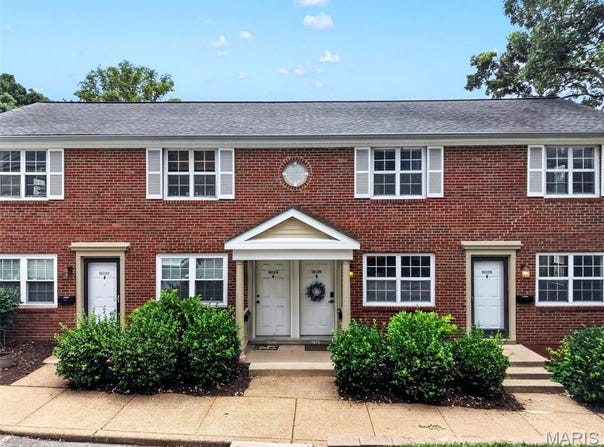 9026 Cardinal Terrace, Brentwood, MO 63144