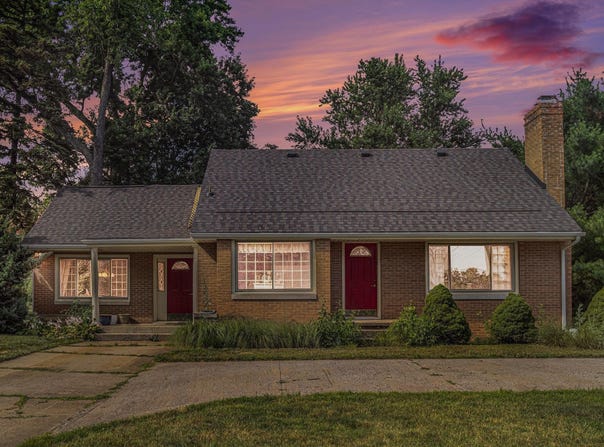 23697 Greenleaf Boulevard, Elkhart, IN 46514