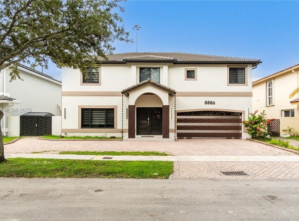 8886 NW 187th St, Miami, FL 33018