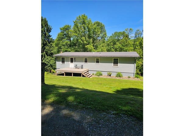 324 Barr Rd, Fawn Twp, PA 15065