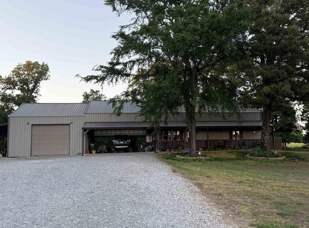 105 Old River Road, Newark, AR 72562