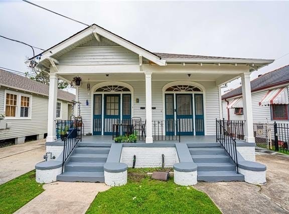 8628 APPLE Street, New Orleans, LA 70118