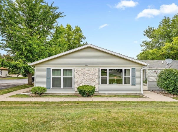 3200 W Carthage, FREEPORT, IL 61032
