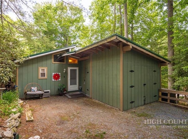 458 Windridge Road, Newland, NC 28657