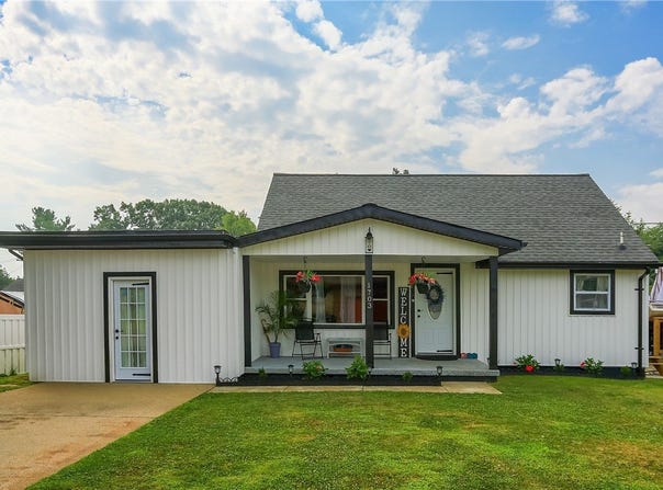 1703 Vanburen St, Aliquippa, PA 15001