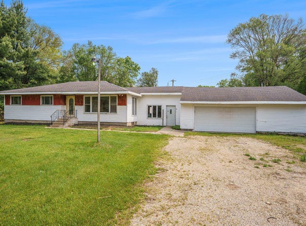 61473 M 40, Paw Paw, MI 49079