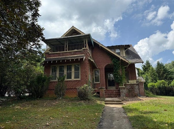 117 W Valley Street, Abingdon, VA 24210