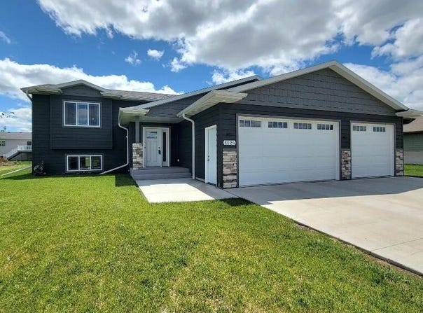 1126 Nano Nagle Avenue, Aberdeen, SD 57401