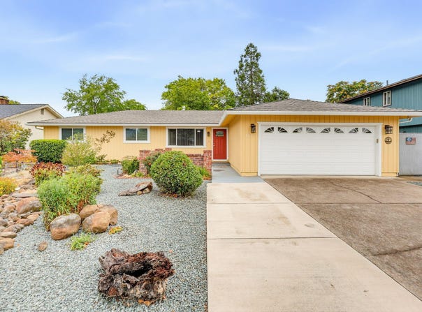 732 Sandra Lane, Central Point, OR 97502
