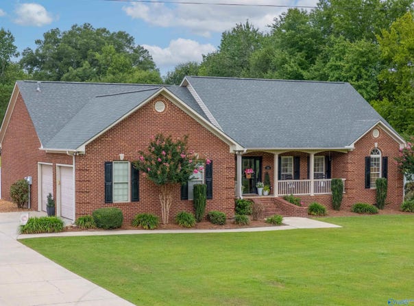 2225 Oak Drive, Boaz, AL 35956