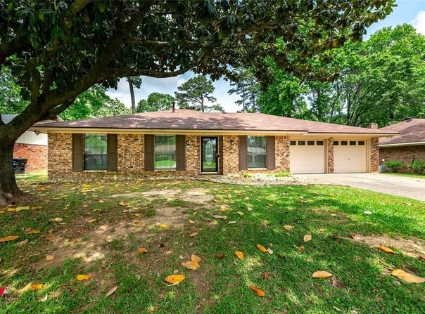 8615 Hollow Bluff Drive, Haughton, LA 71037