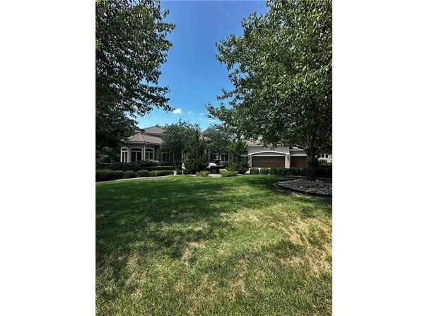 21310 E 34th Street, Independence, MO 64057