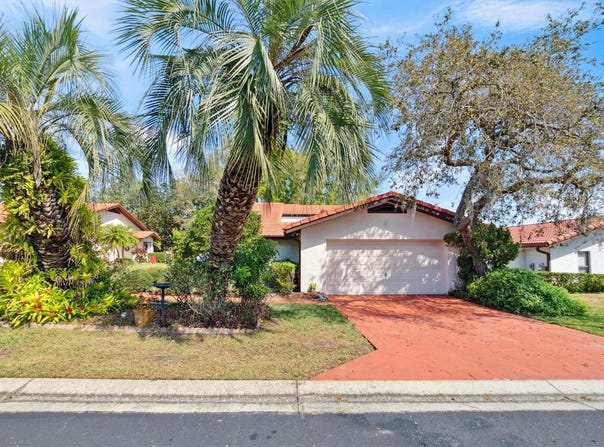 2637 SUNBURST COURT, LAKE WALES, FL 33898