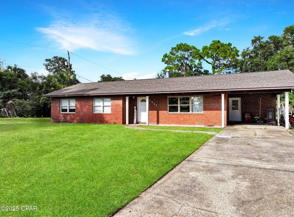 1623 Monument Avenue, Port St Joe, FL 32456