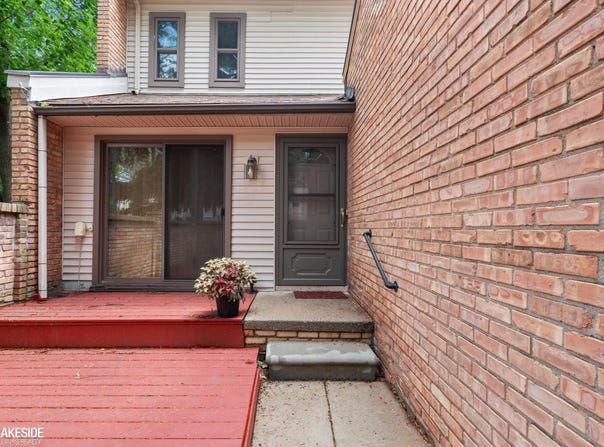 368 Willow Grove, Rochester Hills, MI 48307