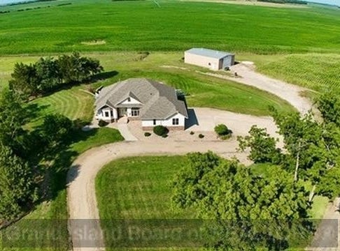 1505 W Road, Central City, NE 68826