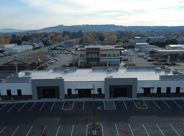 7034 W Clearwater Ave, Kennewick, WA 99336